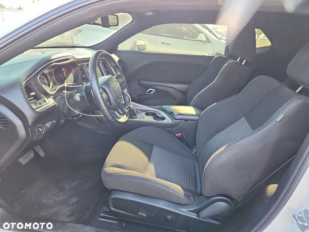 Dodge Challenger 5.7 R/T - 8