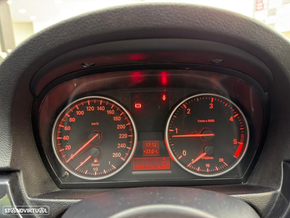 BMW 318 d Pack M - 15