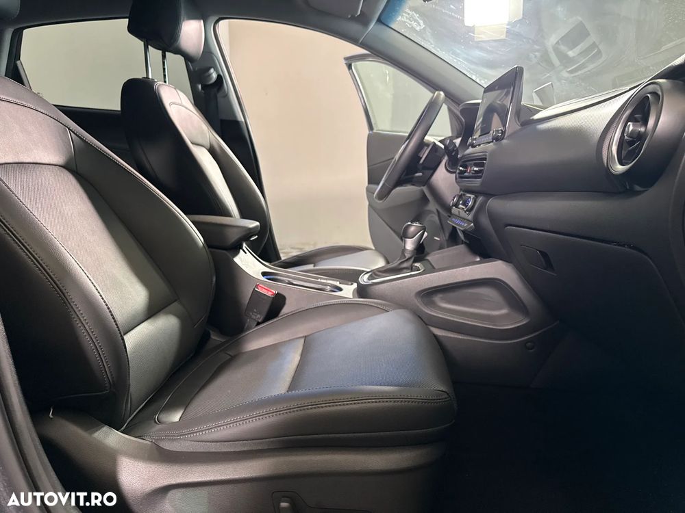 Hyundai KONA - 12