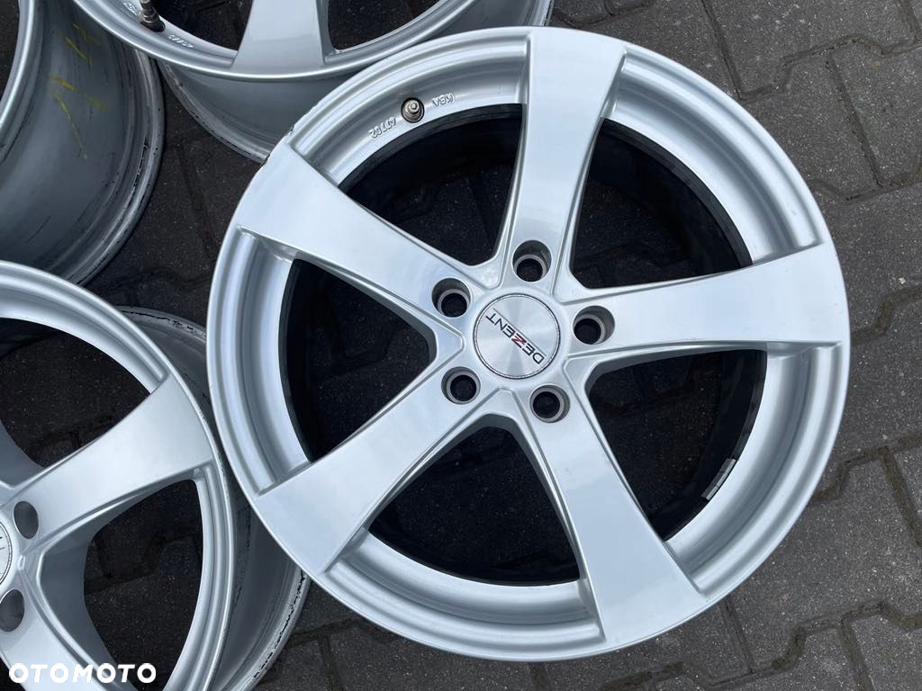 Felgi aluminiowe Dezent RE 8.0" x 17" 5x120 ET 30 - BMW - 4