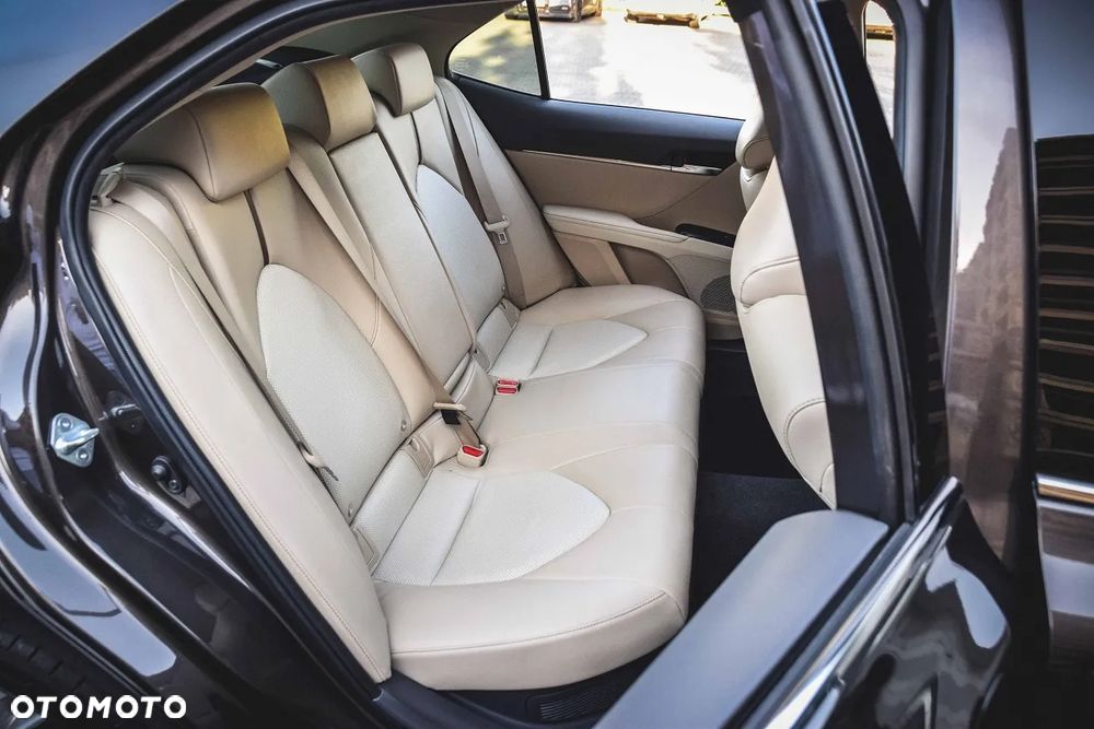 Toyota Camry 2.5 Hybrid Executive CVT - 30