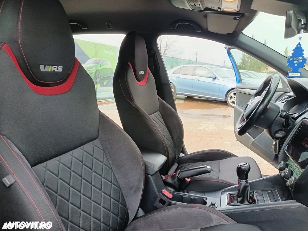 Skoda Octavia Combi Diesel 2.0 TDI RS - 11