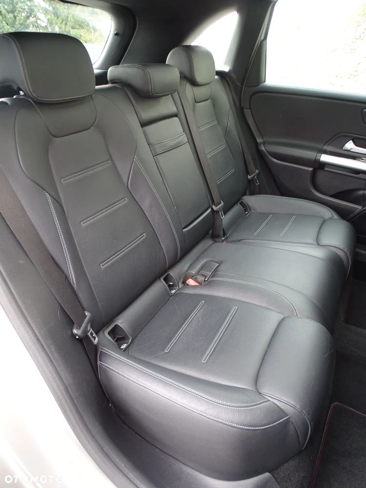 Mercedes-Benz Klasa B 180 Style - 33