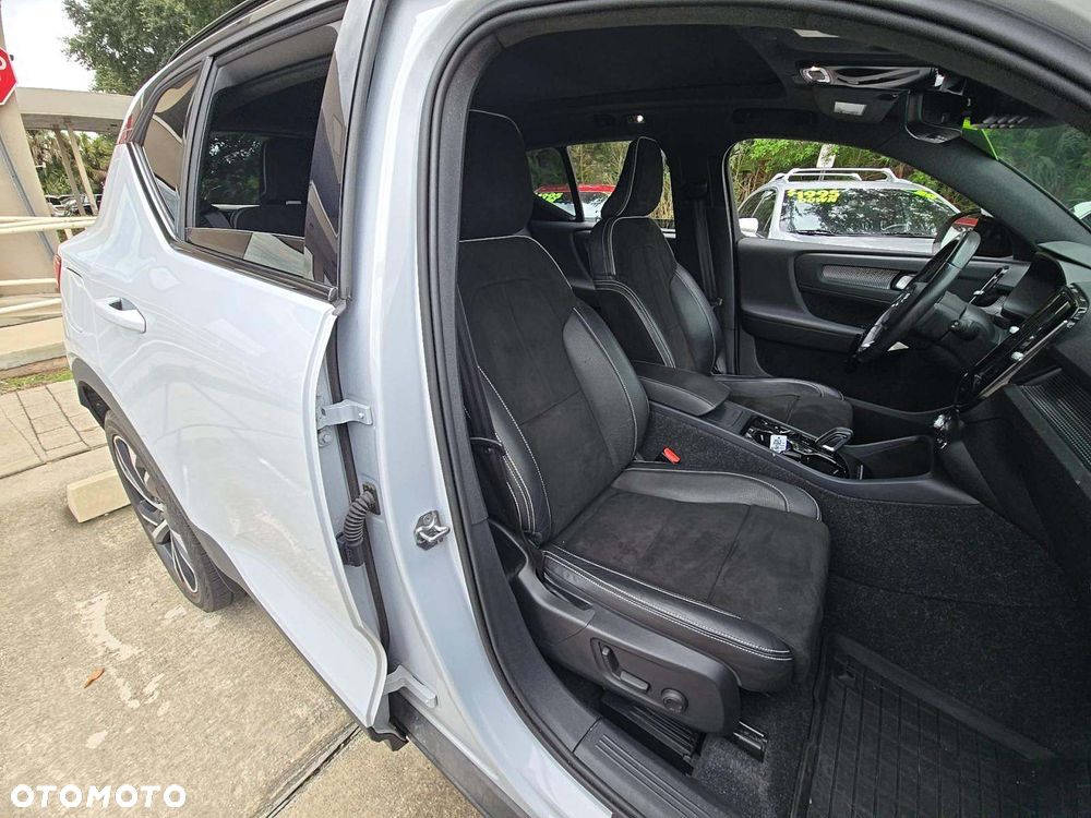 Volvo XC 40 T5 AWD R-Design - 8