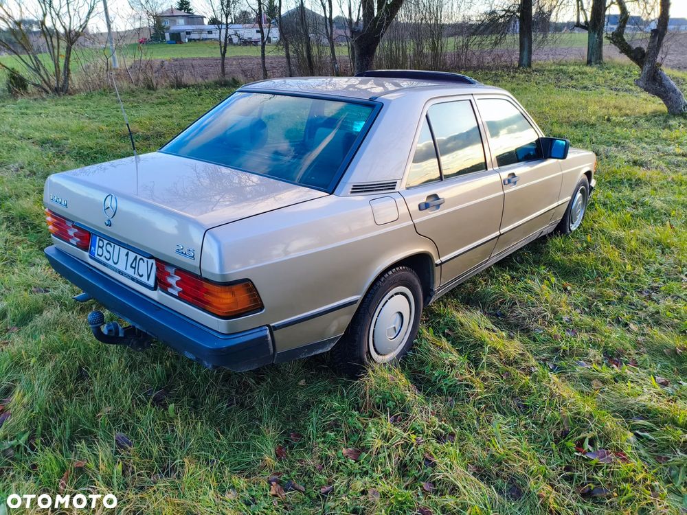 Mercedes-Benz W201 (190) - 6