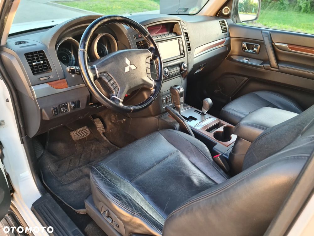 Mitsubishi Pajero - 7