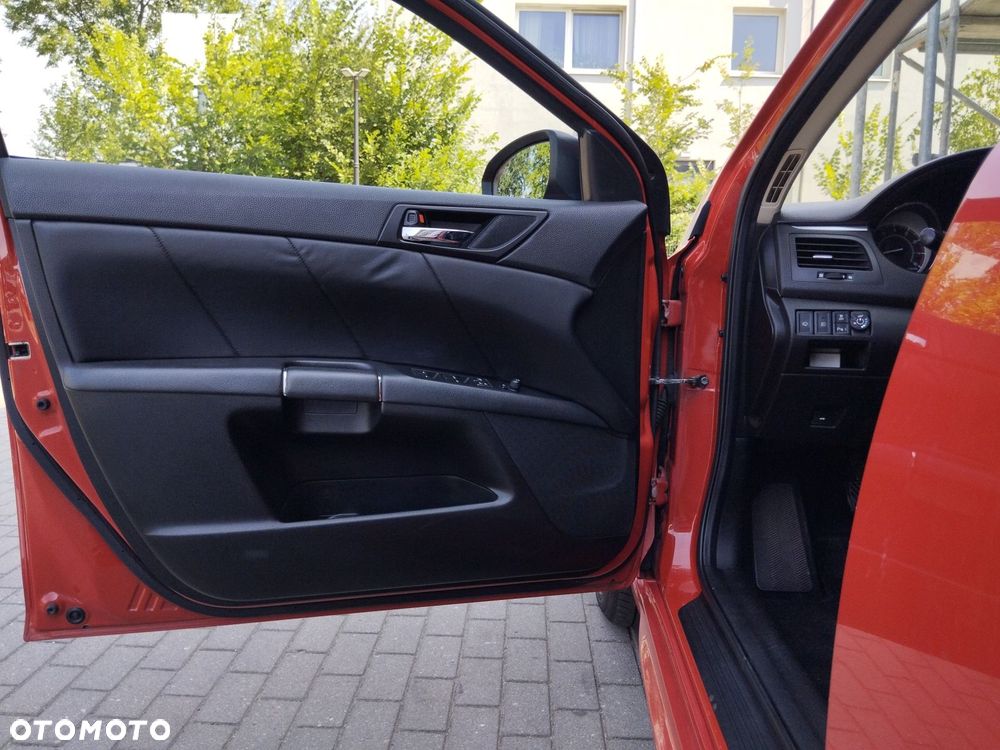 Suzuki Kizashi 2.4 Sport - 10