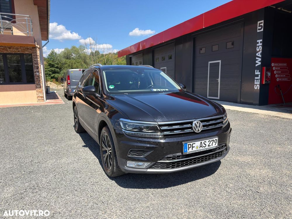 Volkswagen Tiguan - 1