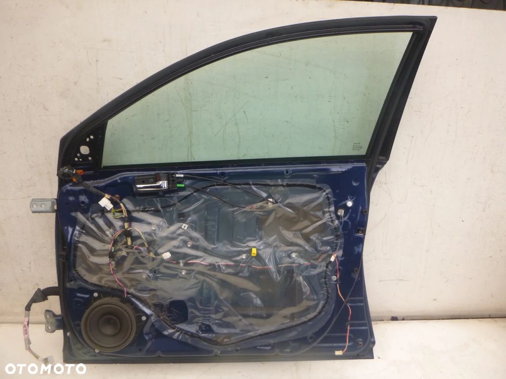 Toyota Avensis T25 06 r. drzwi prawy przód kombi 8P4 - 3