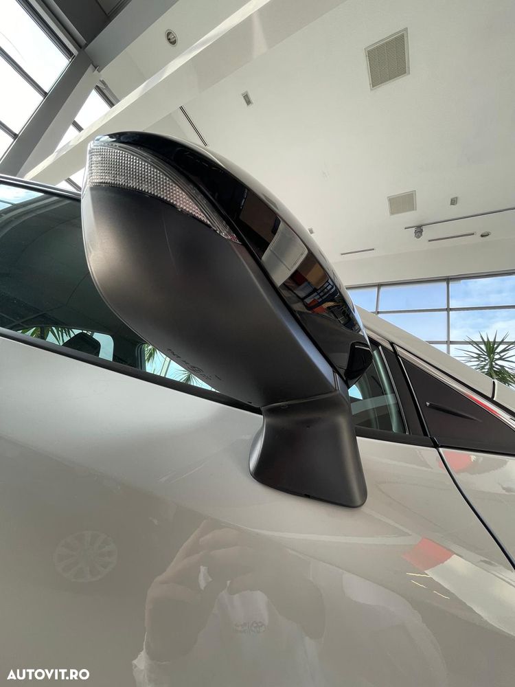 Toyota Corolla 1.8 HSD Dynamic - 8