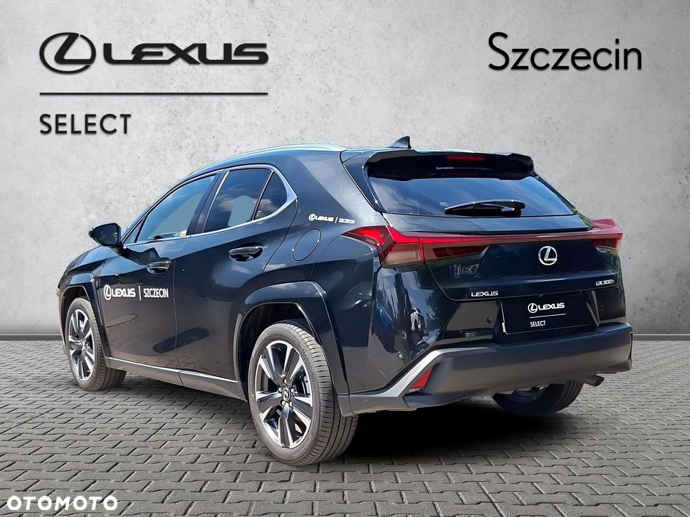 Lexus UX - 3