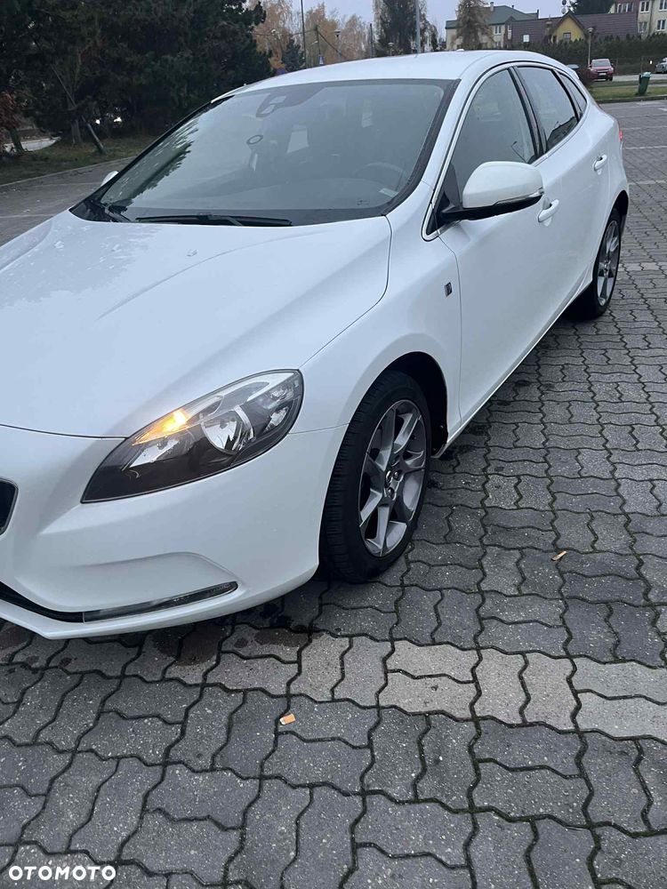 Volvo V40 D2 Drive-E Momentum - 19