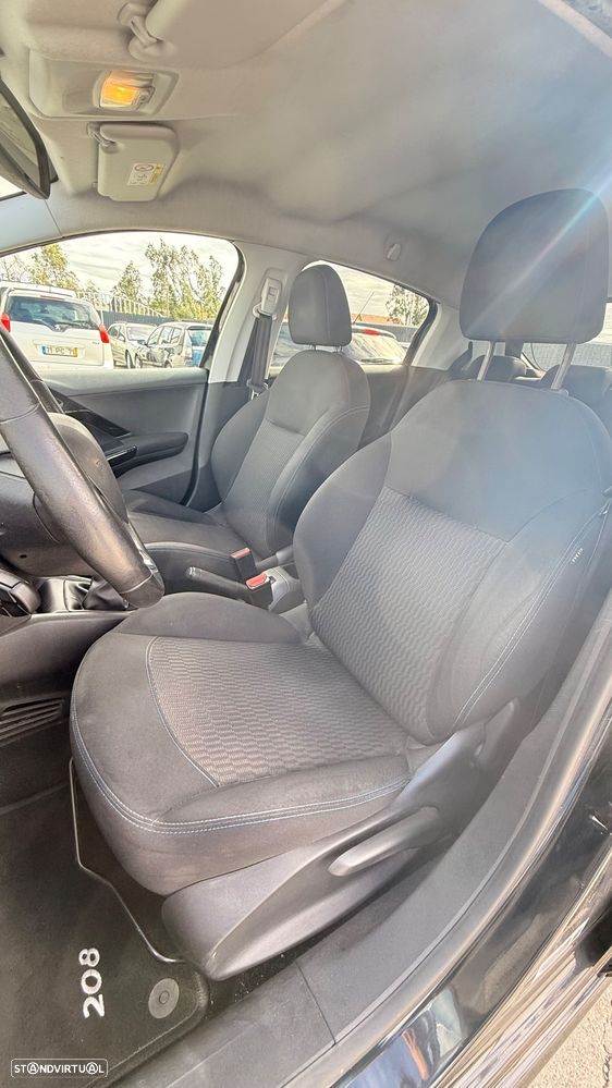 Peugeot 208 1.2 PureTech Style - 10