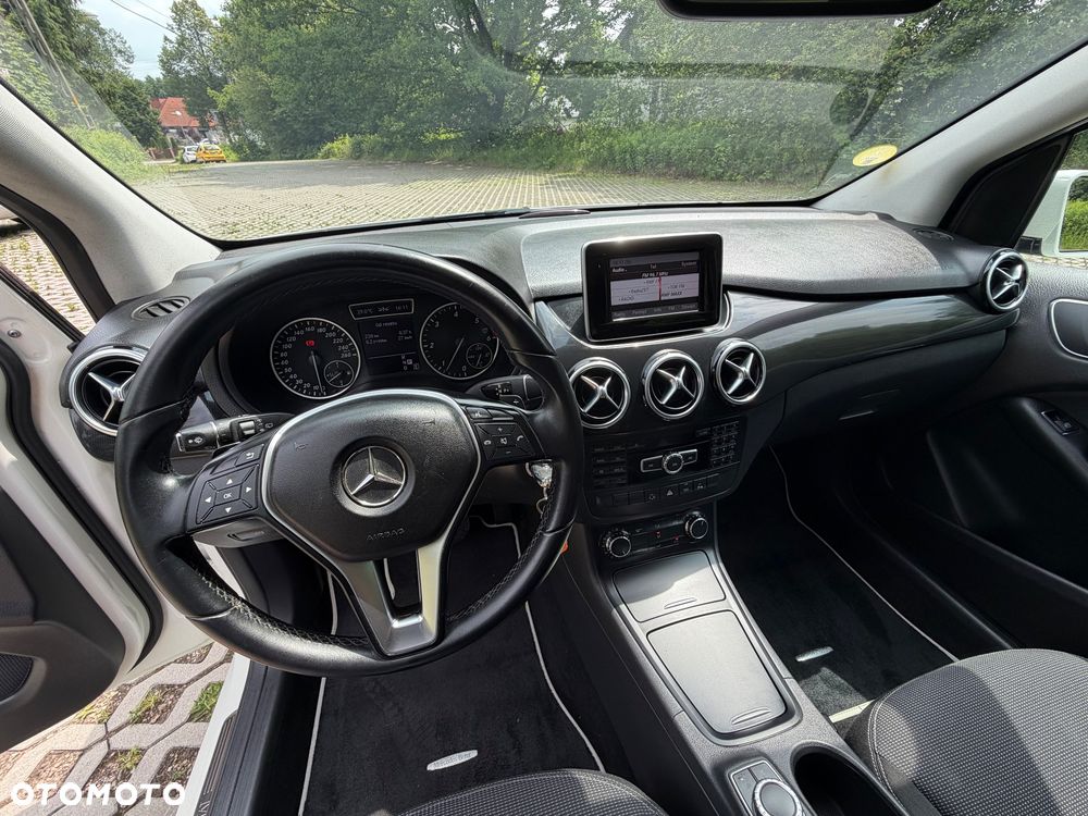 Mercedes-Benz Klasa B 180 CDI (BlueEFFICIENCY) 7G-DCT - 24