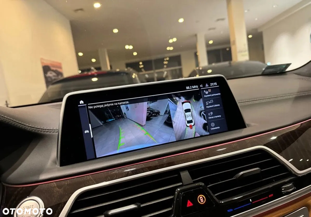 BMW Seria 7 750Li xDrive sport - 31