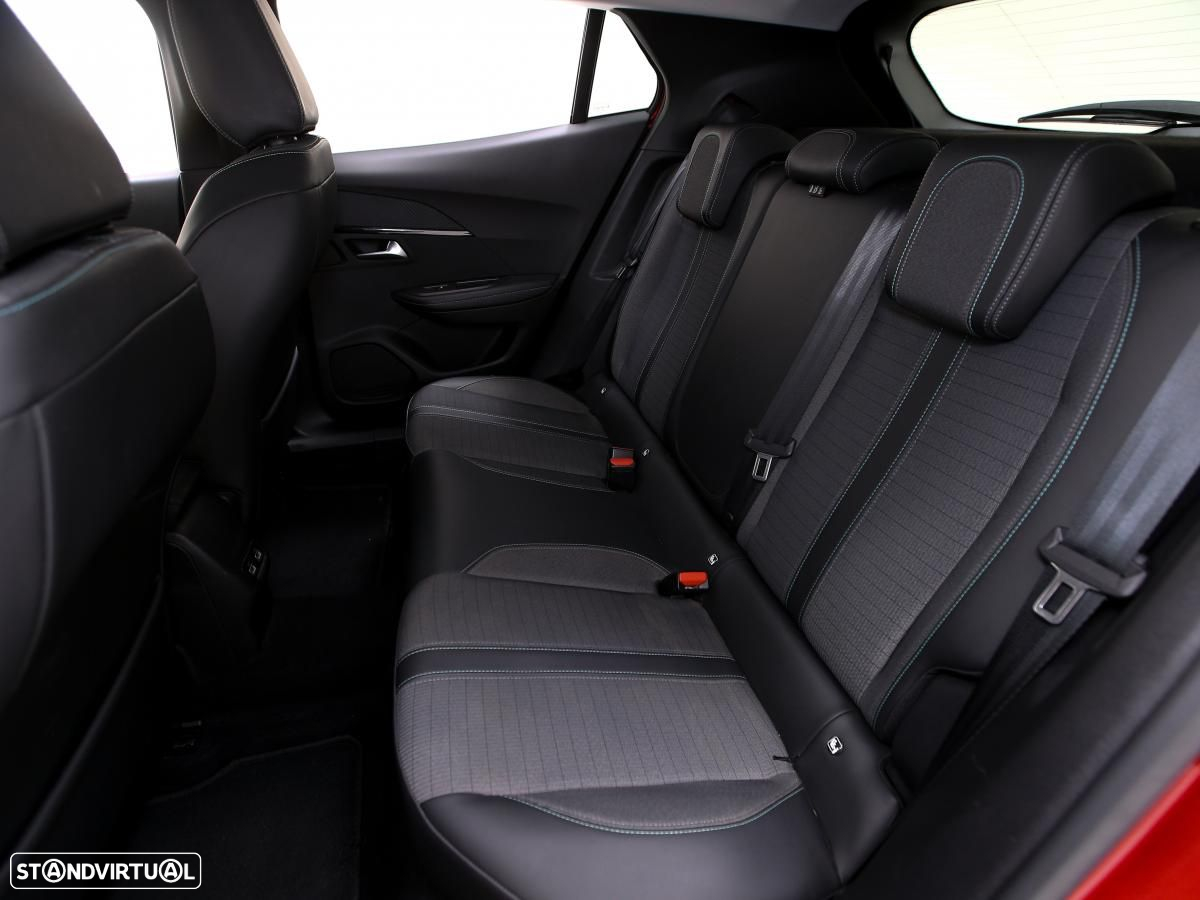 Peugeot 2008 1.5 BlueHDi Allure EAT8 - 11
