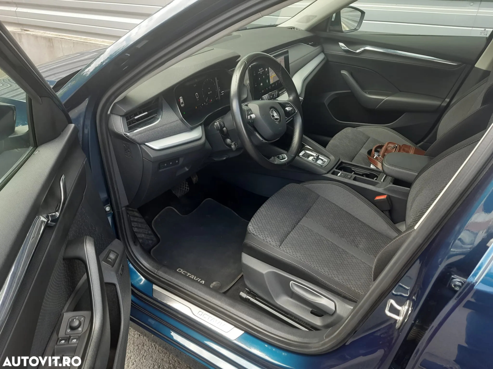 Skoda Octavia 2.0 TDI DSG 4X4 Style - 10