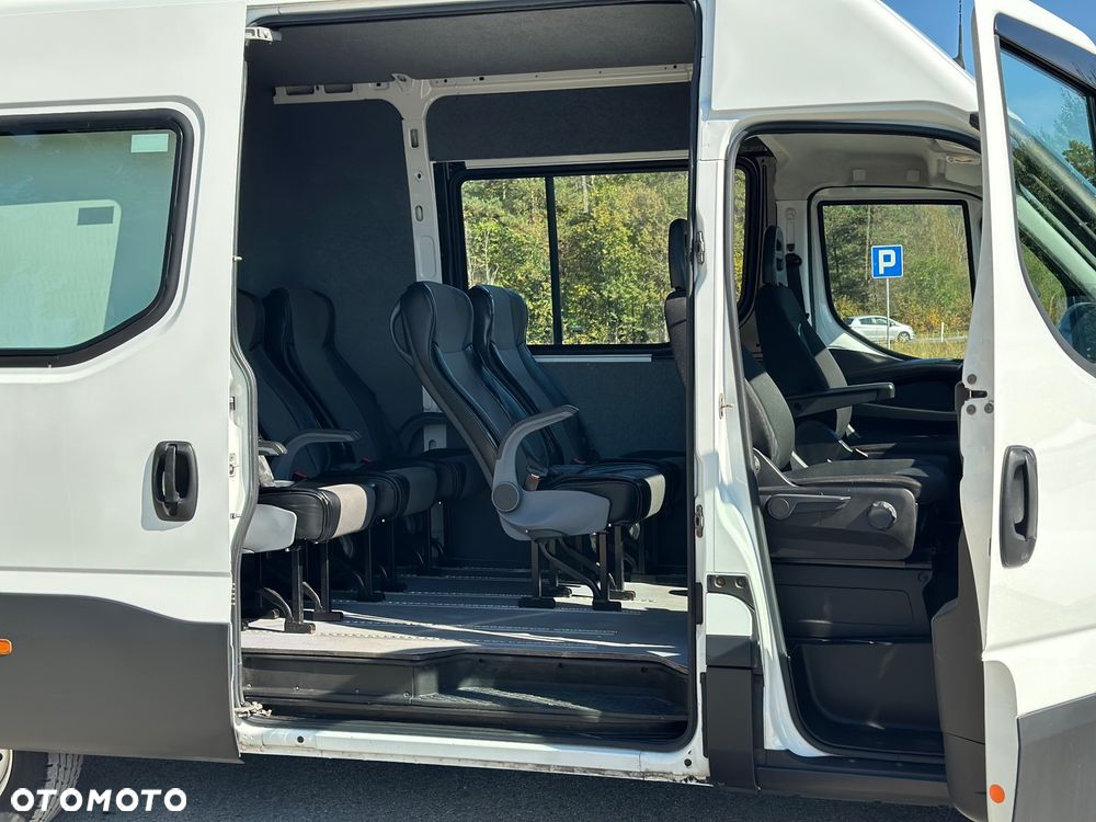 Iveco Daily 35 180 / 3,0 Diesel / Doka / 7 osobowy - 4