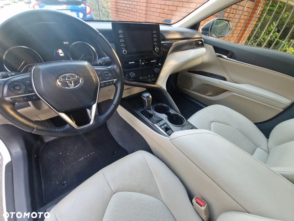 Toyota Camry - 14