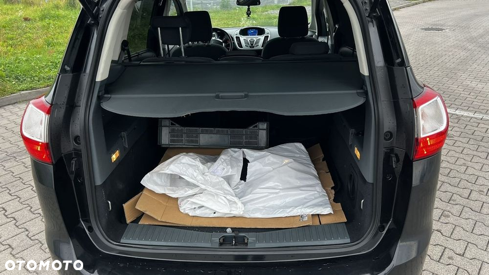 Ford Grand C-MAX - 24