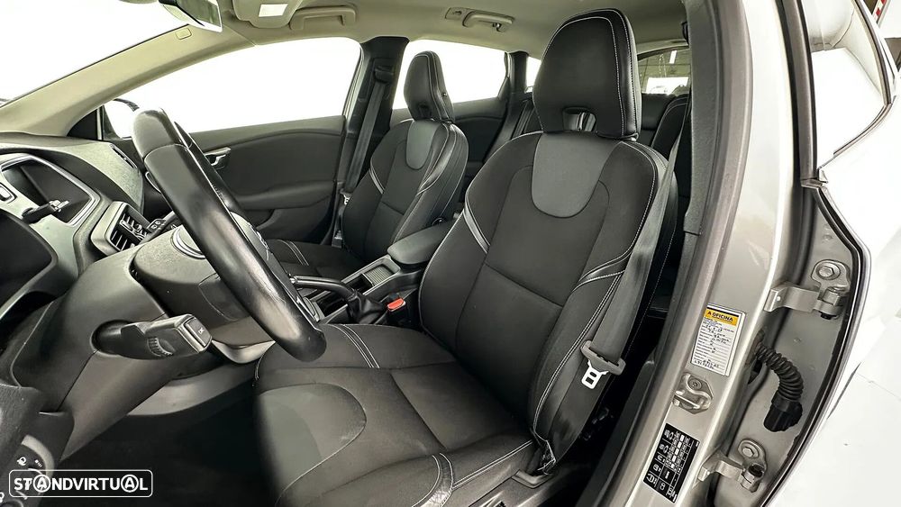 Volvo V40 1.6 D2 Eco Momentum - 28