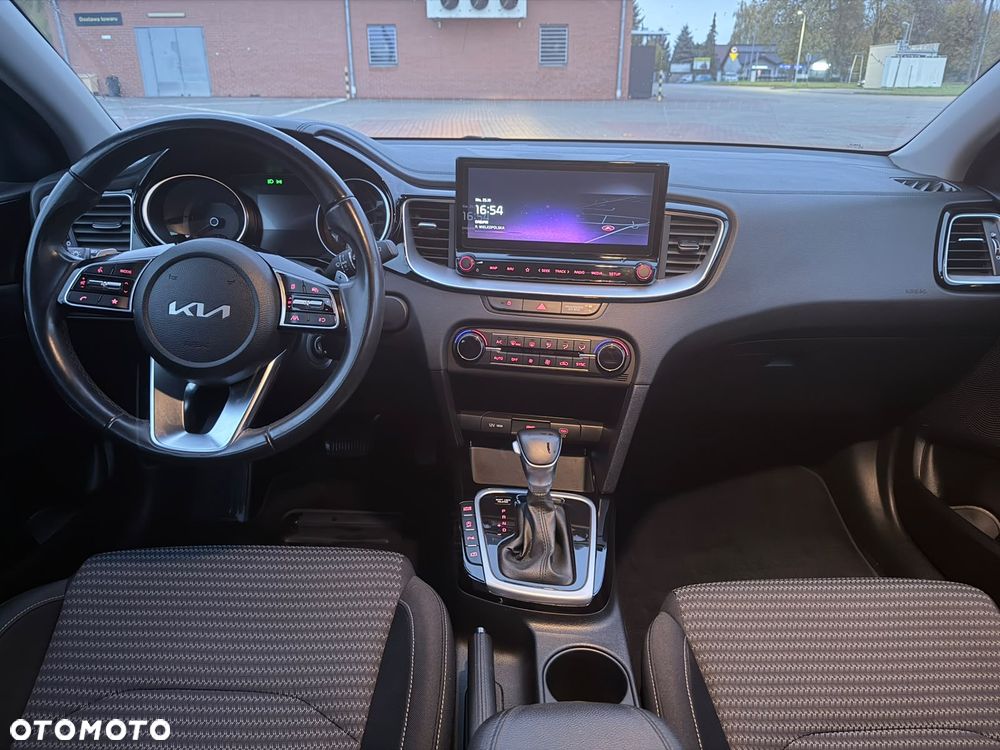 Kia Ceed - 10