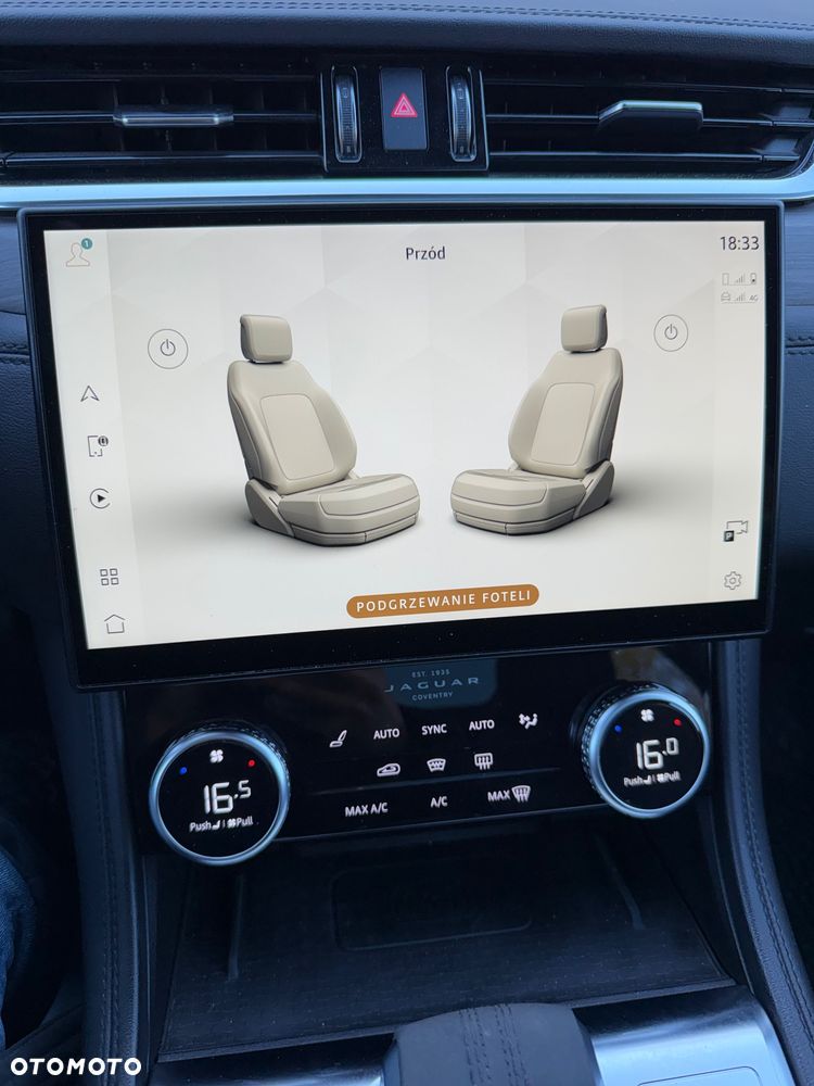 Jaguar F-Pace 2.0 D200 mHEV AWD SE - 31