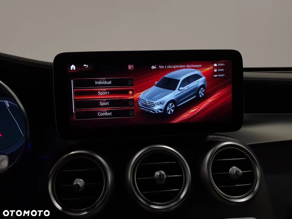 Mercedes-Benz GLC 300 d 4Matic 9G-TRONIC AMG Line Plus - 22