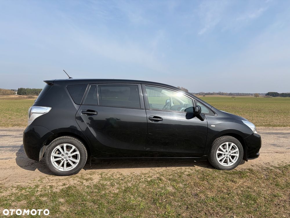 Toyota Verso 2.0 D-4D Sol - 4