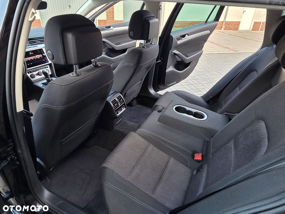 Volkswagen Passat 2.0 TDI SCR DSG Highline - 27
