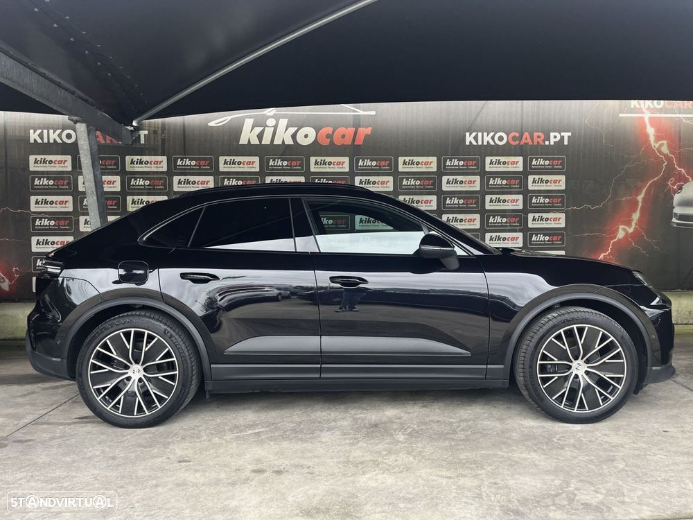 Porsche Macan Electric 4 - 12