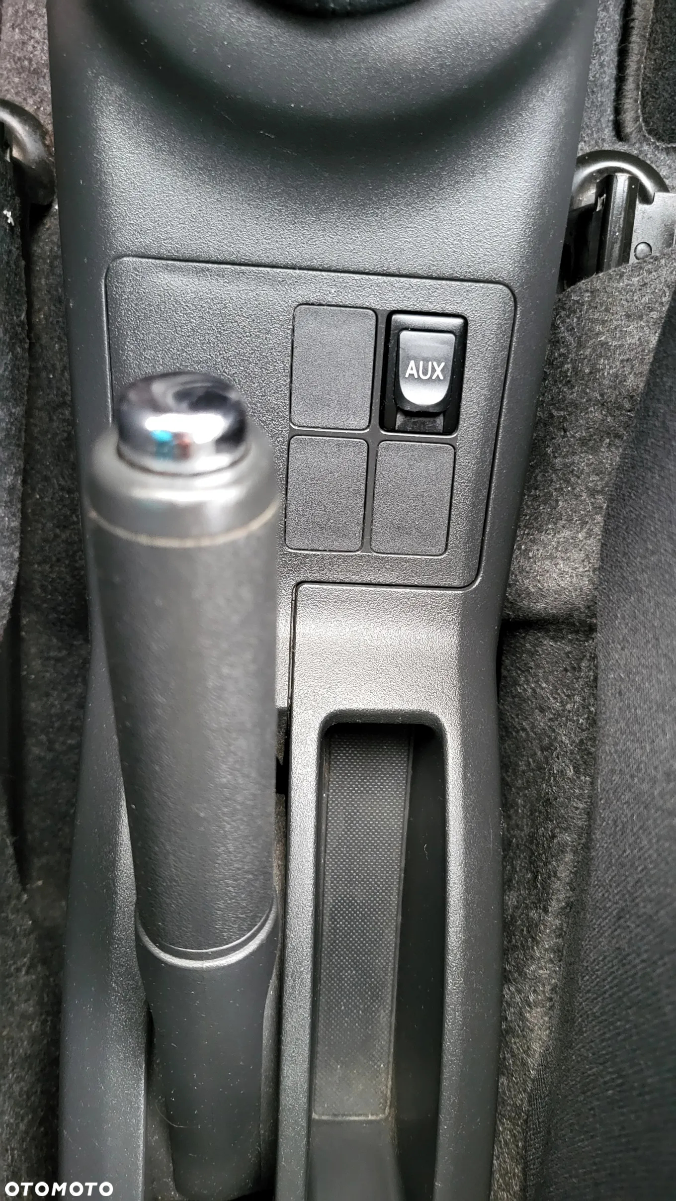 Toyota Yaris 1.0 Premium - 23