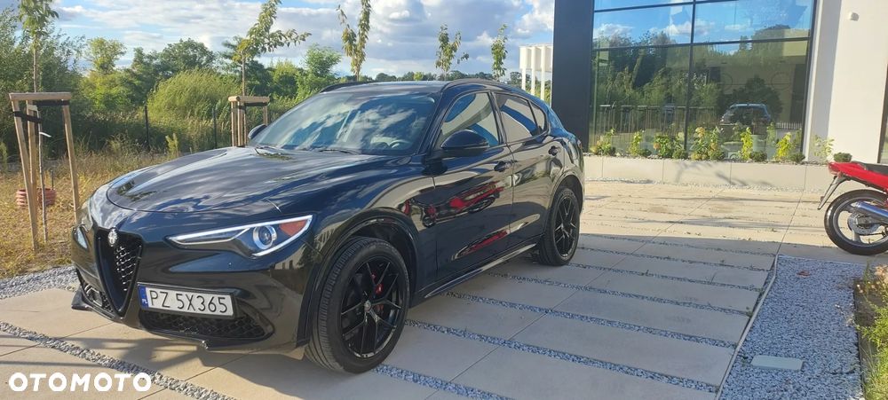 Alfa Romeo Stelvio - 2