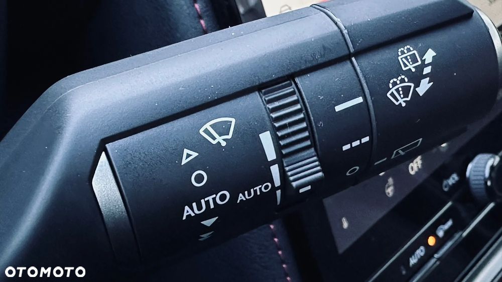 Lexus LBX 1.5 Hybrid Emotion - 18