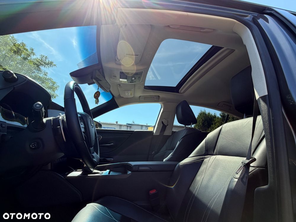 Lexus ES 300h Prestige - 33