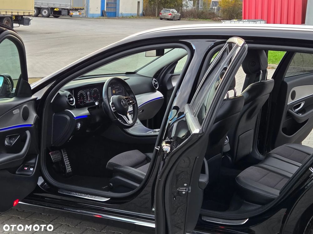 Mercedes-Benz Klasa E 220 d T 9G-TRONIC Exclusive - 27