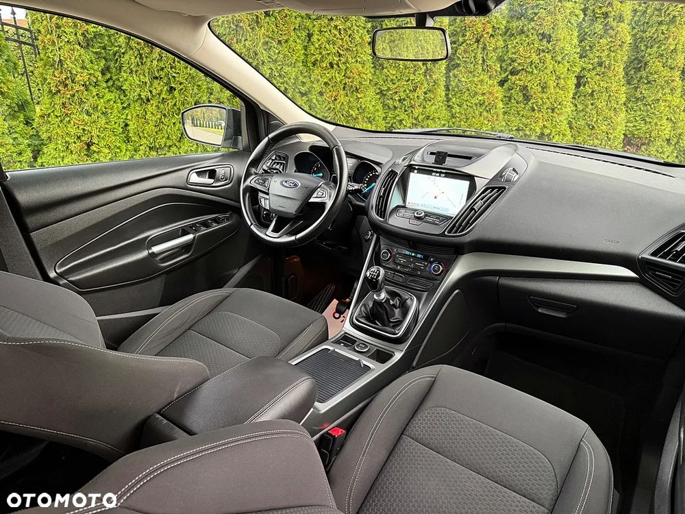 Ford Kuga 1.5 EcoBoost 2x4 Titanium - 3