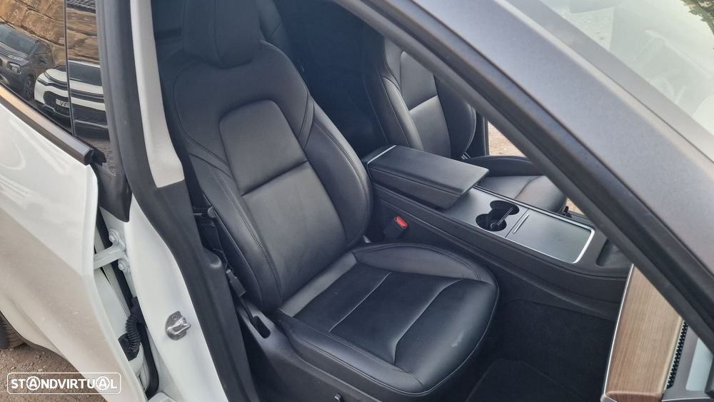 Tesla Model Y Long Range Tração Integral - 29
