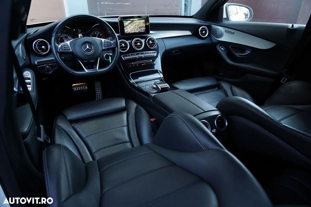 Mercedes-Benz C - 12