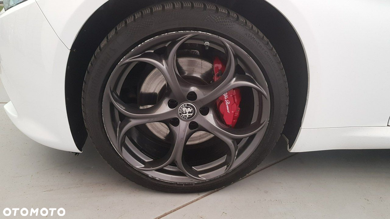 Alfa Romeo Giulia - 13