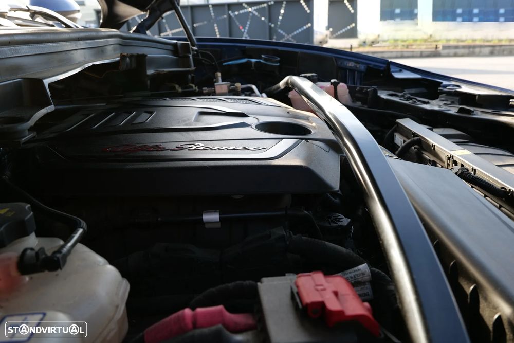 Alfa Romeo Stelvio 2.0 T Veloce Q4 AT8 - 25