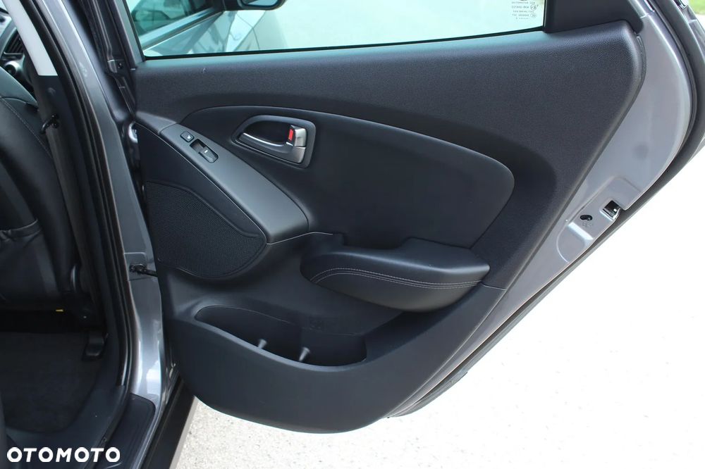 Hyundai ix35 1.7 CRDi 2WD Fifa World Cup Edition - 31
