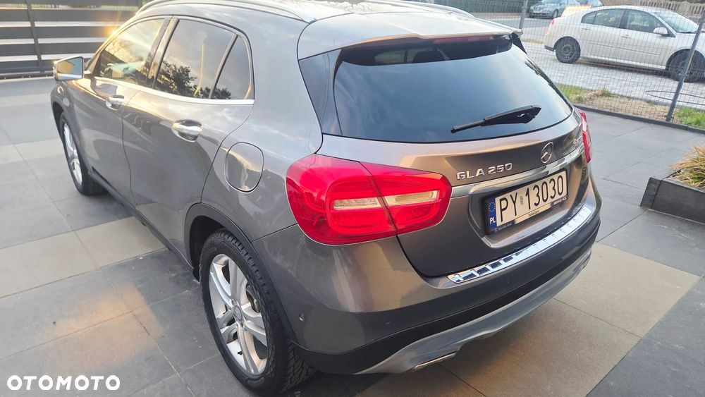Mercedes-Benz GLA 250 4-Matic - 5