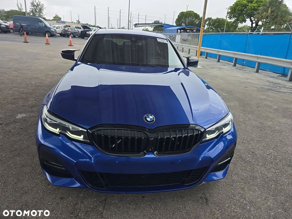 BMW Seria 3 330i M Sport - 2