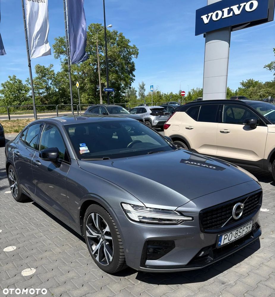 Volvo S60 B4 B R-Design - 2