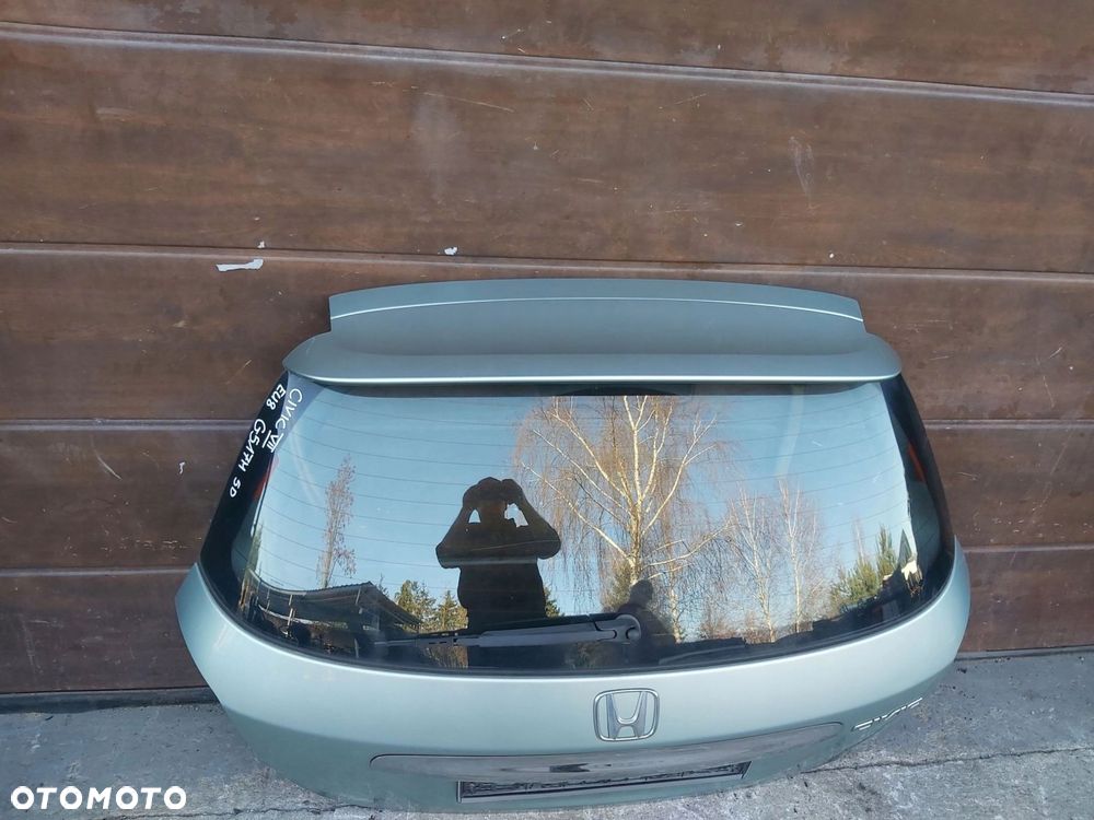 Honda Civic VII 5D klapa tył szyba tylna G517M - 2