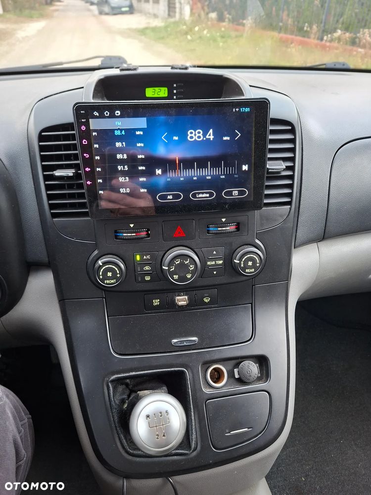 Kia Carnival - 13