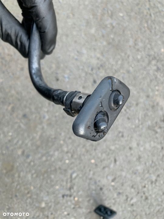 INSTALACJA SPRYSKIWACZE XENON PRZÓD BMW E39 - 4