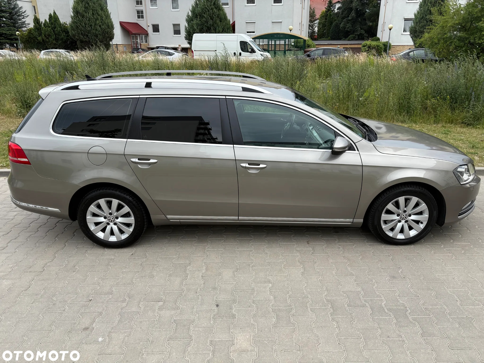 Volkswagen Passat 1.6 TDI BlueMotion Technology Comfortline - 4