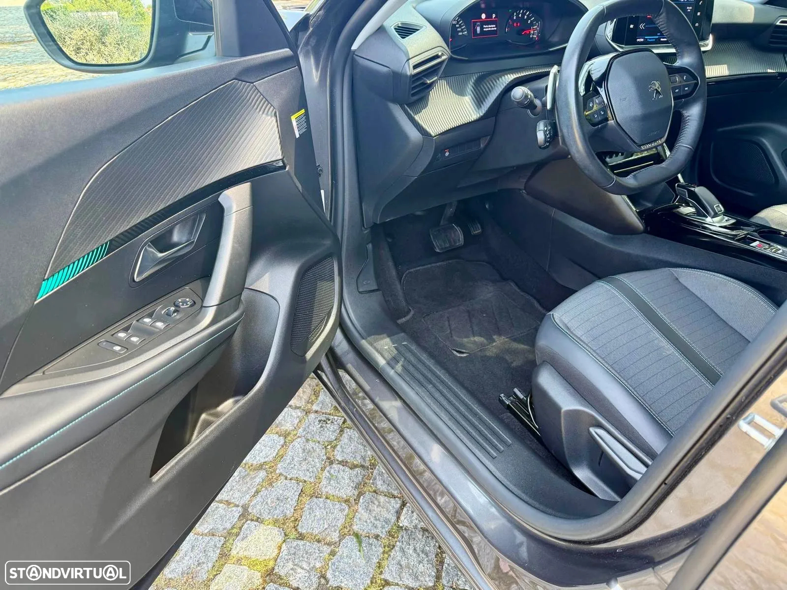 Peugeot 2008 1.5 BlueHDi Allure Pack EAT8 - 3